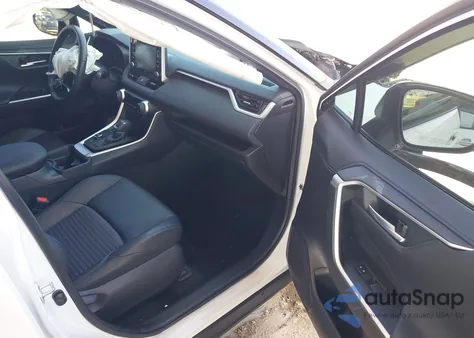 2021 Toyota Rav4 Hybrid Xse z USA, uszkodzony, nr VIN 2T3E6RFV9MW019837